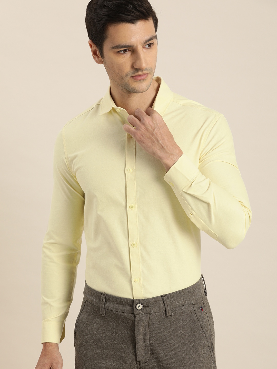 

INVICTUS Men Yellow Slim Fit Opaque Formal Shirt