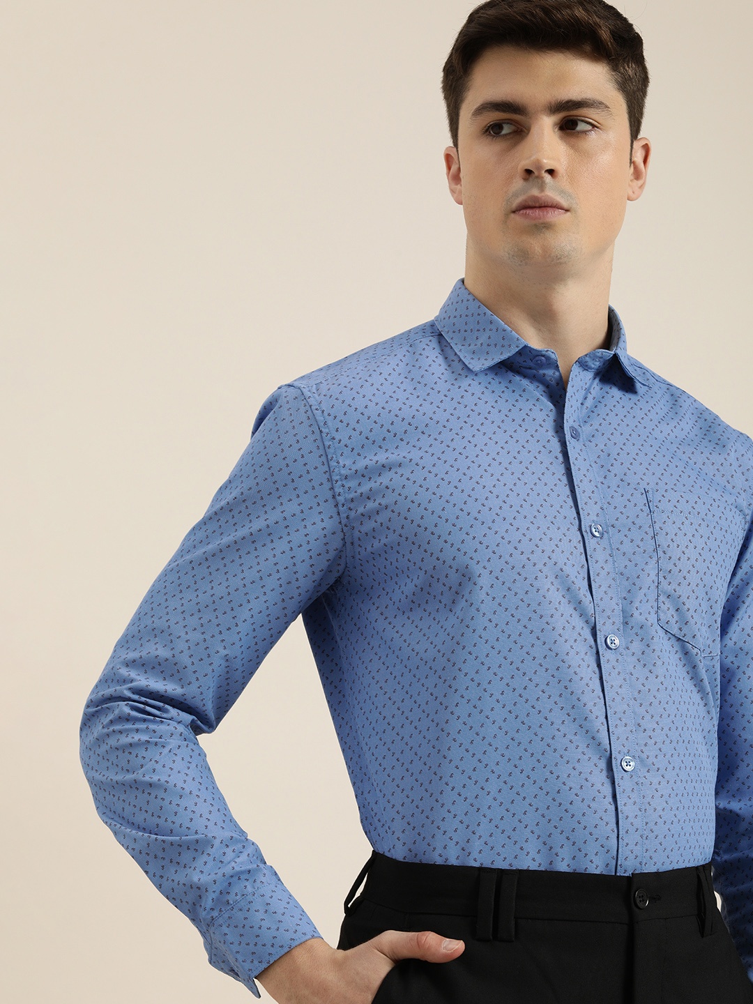 

INVICTUS Men Blue Slim Fit Ditsy Floral Printed Formal Shirt