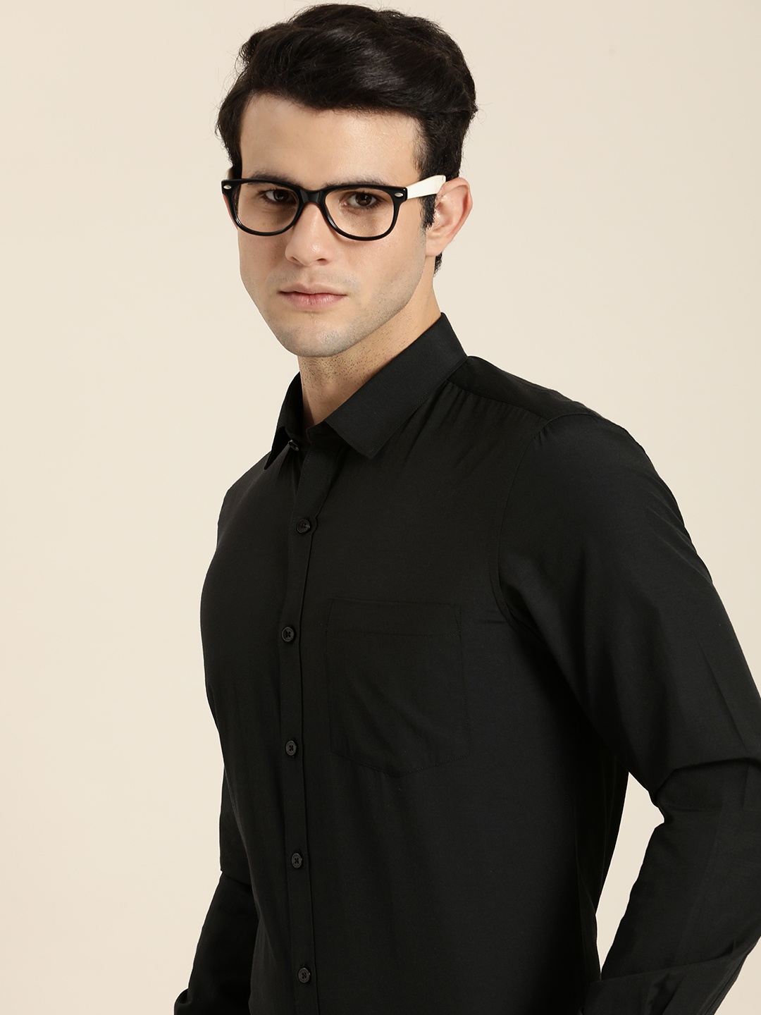 INVICTUS Men Black Slim Fit Solid Formal Shirt