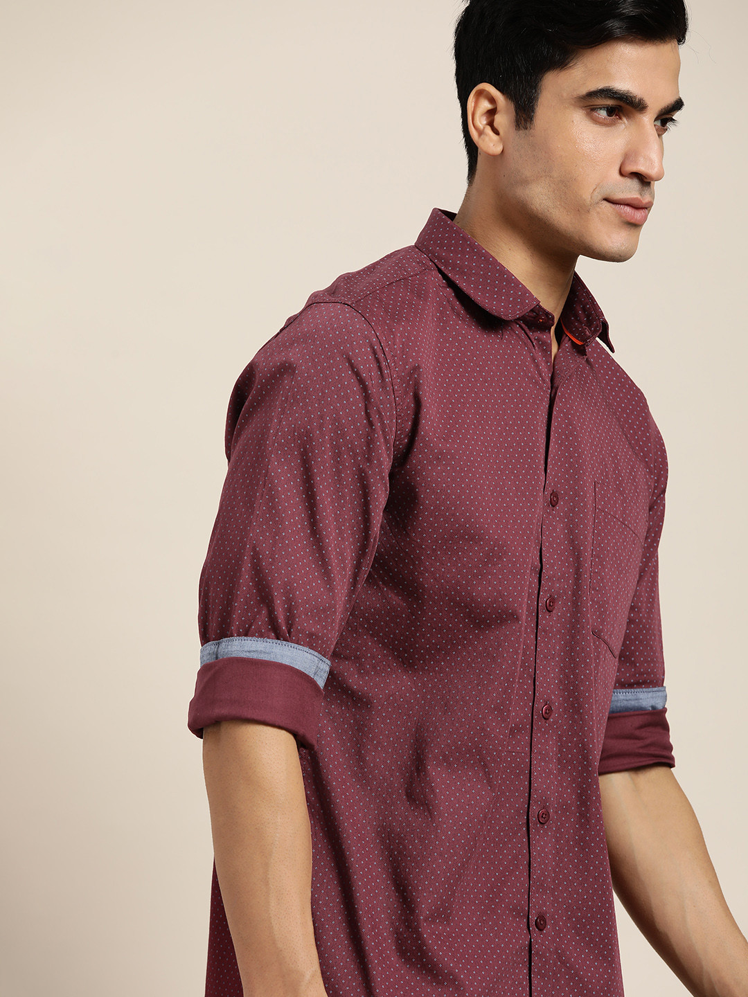 

INVICTUS Men Maroon & Blue Slim Fit Micro Print Pocket Casual Shirt