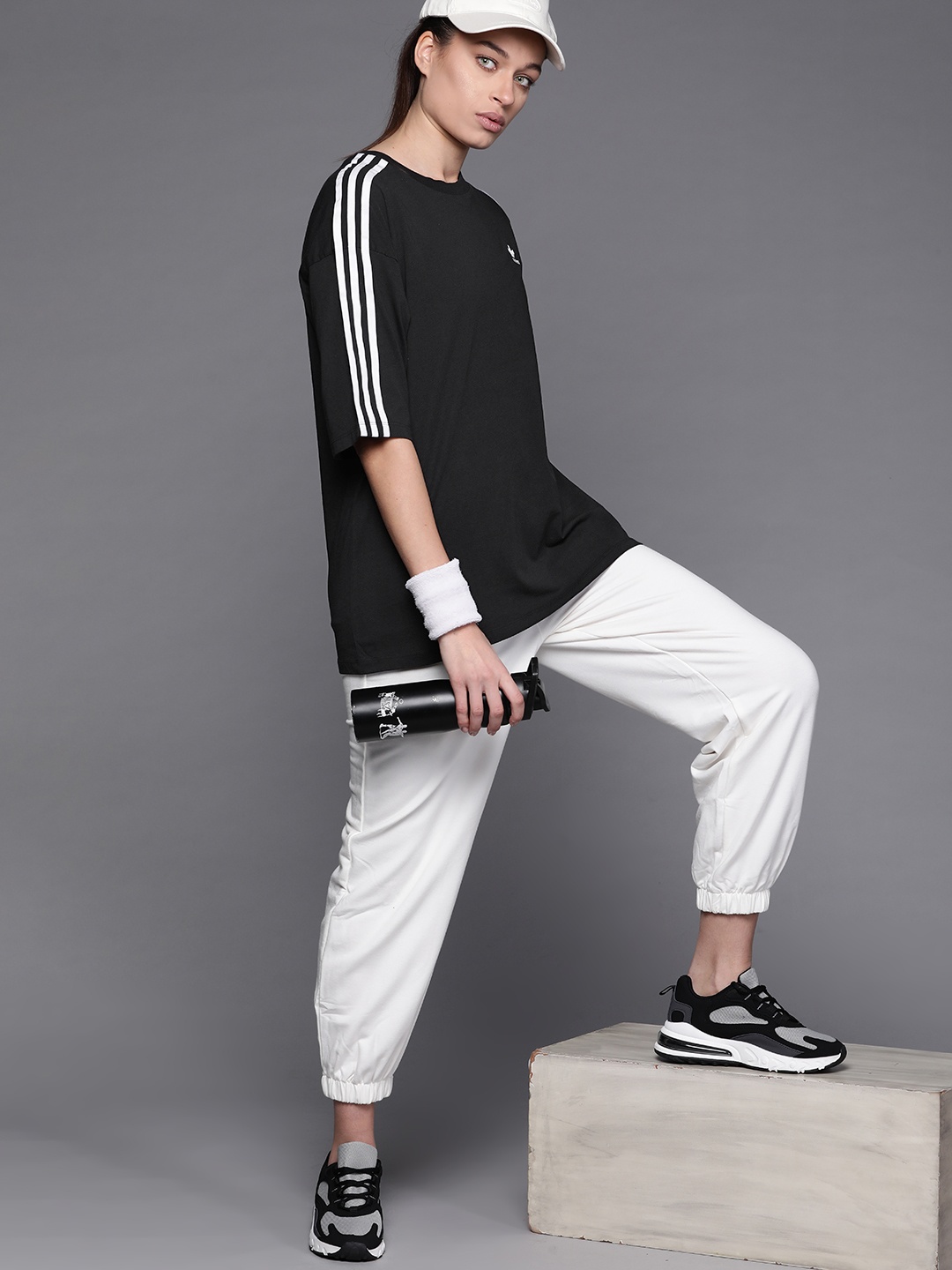

ADIDAS Originals Women Black Pure Cotton Solid Oversized Sustainable T-shirt