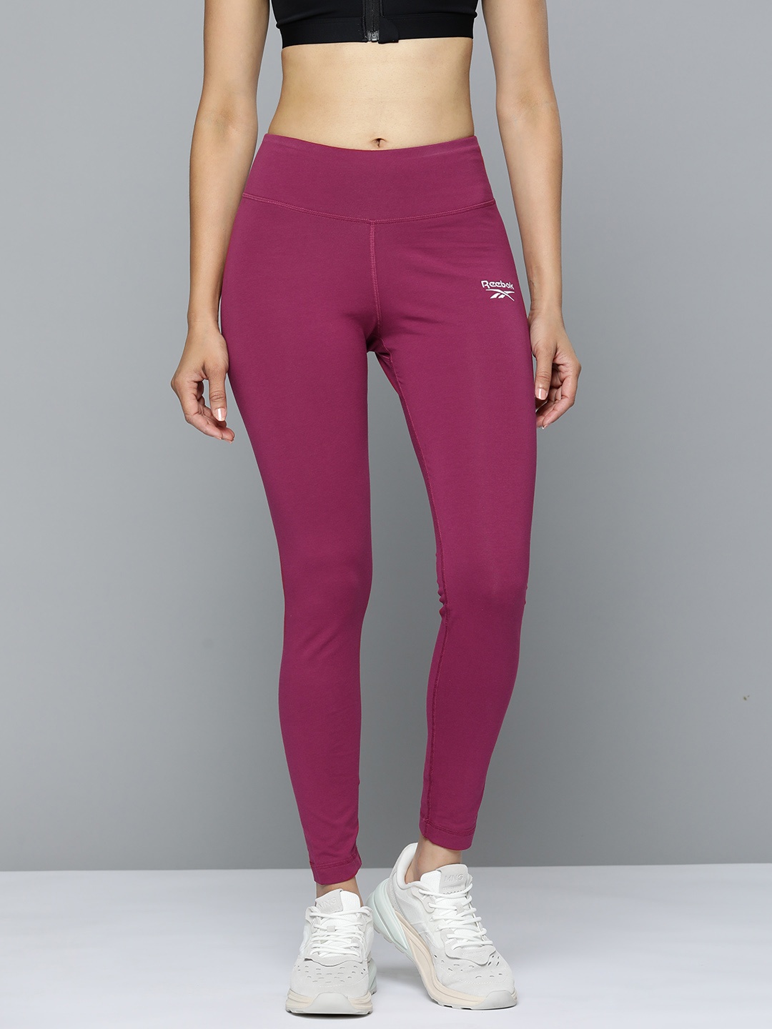 

Reebok Women Solid Training Essentials Tights, Magenta