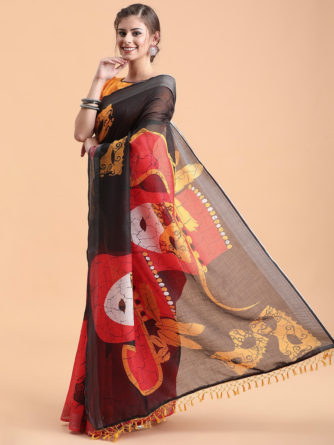 

Sangria Black & Red Jaali Pure Linen Saree