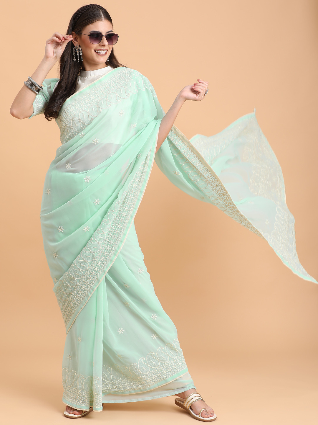 

Sangria Sea Green & Silver-Toned Floral Chikankari Pure Georgette Saree