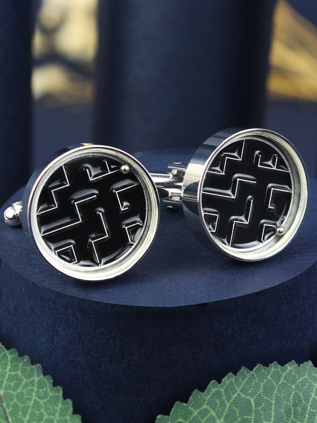 

PELUCHE Men Black & Silver-Toned Cufflink