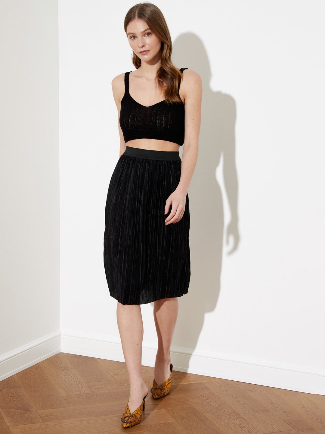 

Trendyol Women Black Accordion Pleat Straight Skirt with Sheen Effect