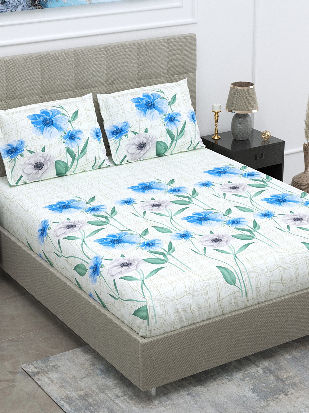 

DREAM WEAVERZ White & Blue Floral 240 TC King Bedsheet with 2 Pillow Covers