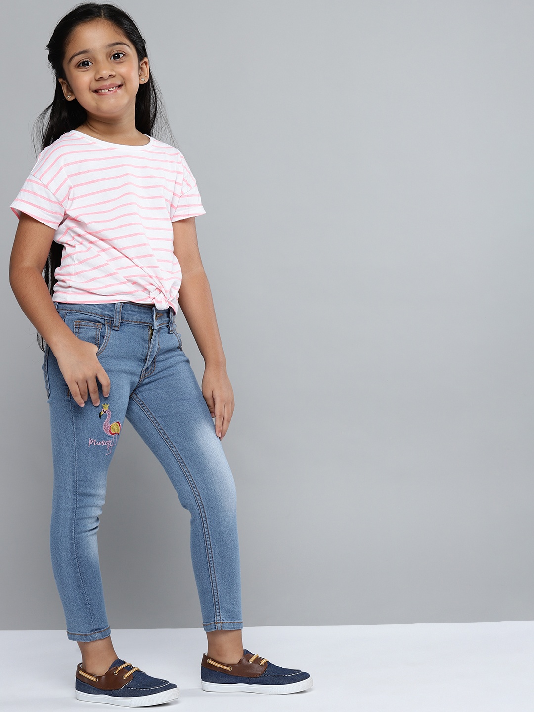 

YK Girls Blue Light Fade Clean Look Stretchable Jeans with Embroidered Detail