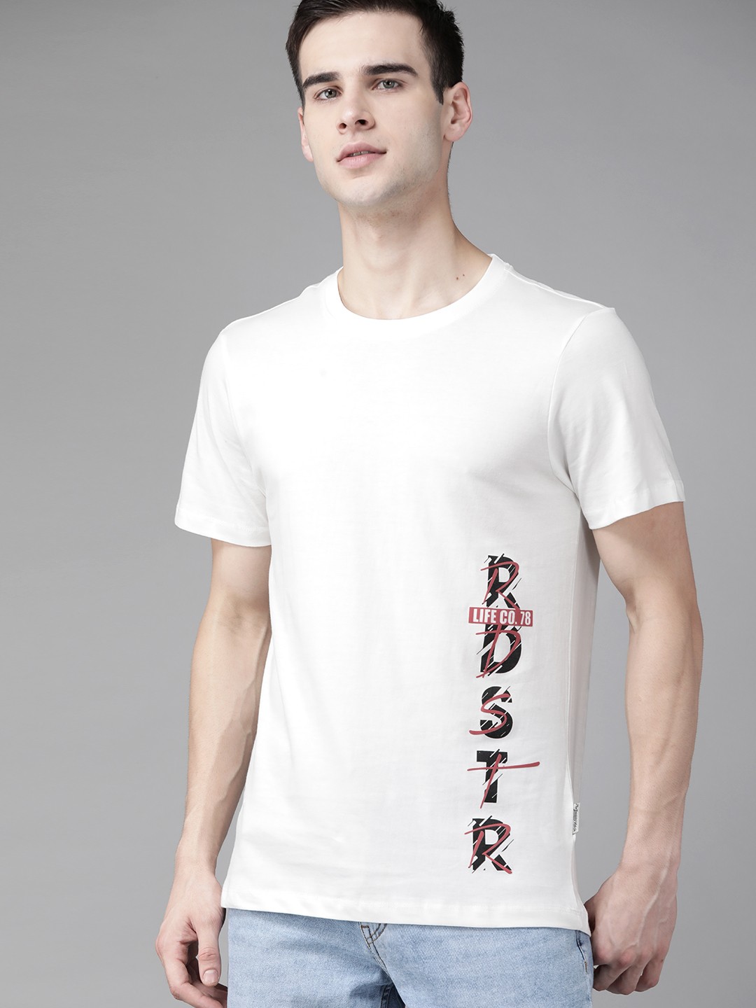 

Roadster Men White Cotton T-shirt with Brand Logo Detail