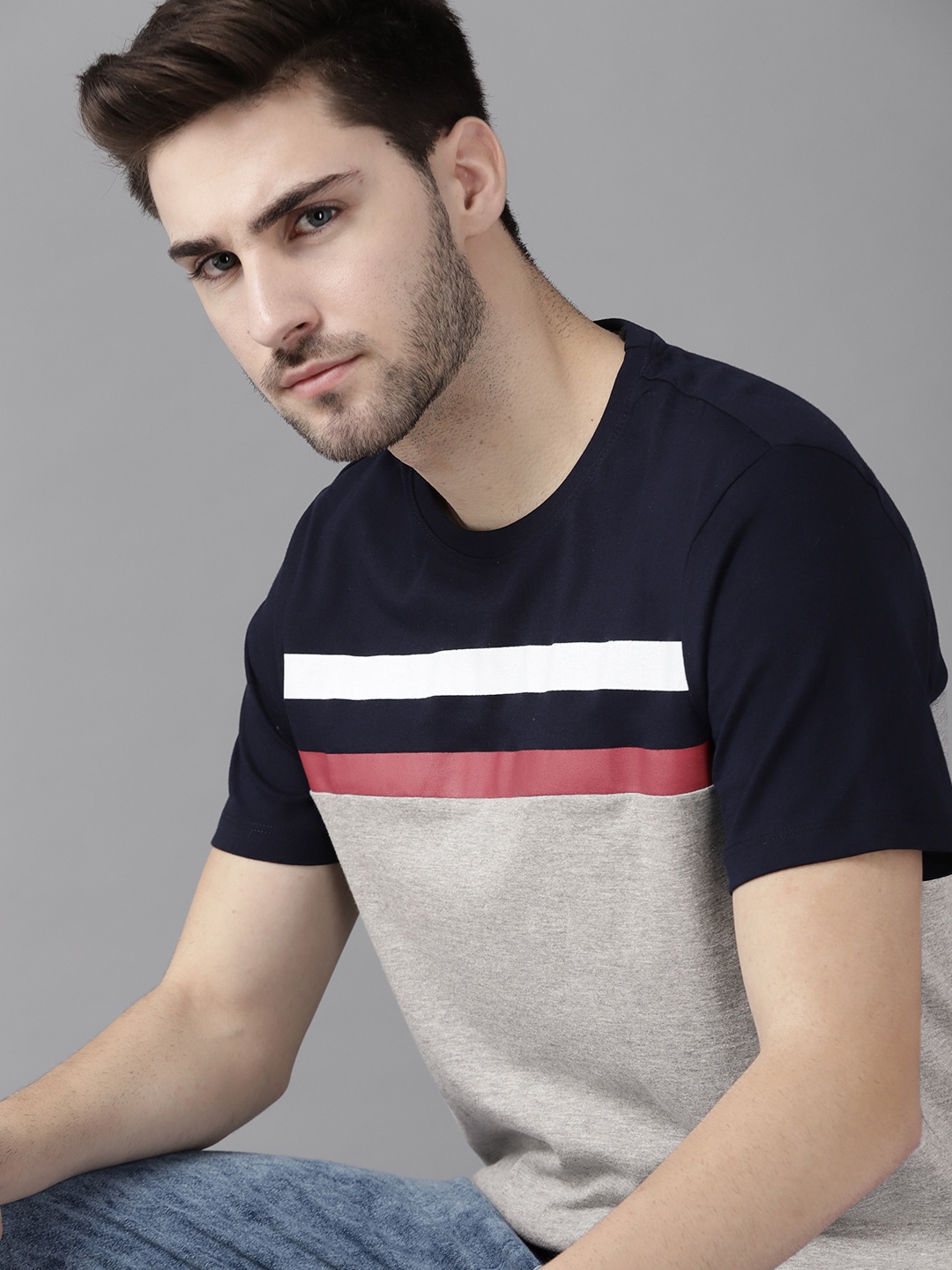 

Roadster Men Grey Melange & Navy Blue Colourblocked T-shirt