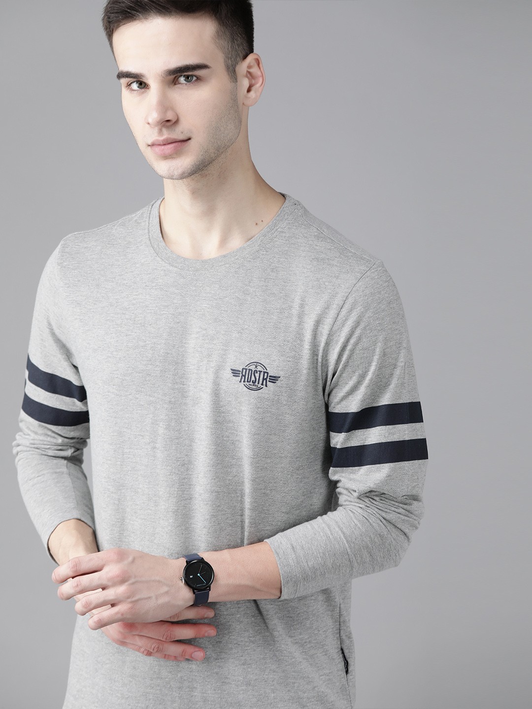 

Roadster Men Grey Melange T-shirt