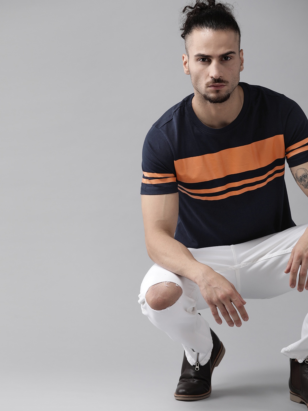 

Roadster Men Navy Blue Orange Pure Cotton Striped Detail Pure Cotton T-shirt