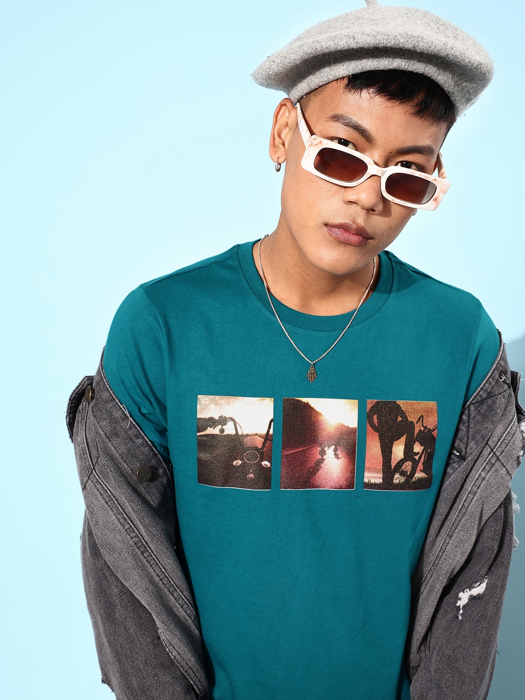 

Roadster Men Teal Printed Photographic Tshirt