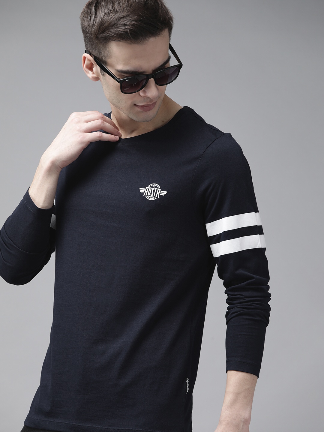 

Roadster Men Navy Blue Solid Pure Cotton T-shirt