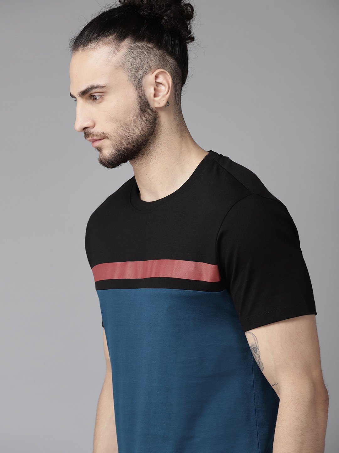 

Roadster Men Teal Green & Black Colourblocked Cotton T-shirt