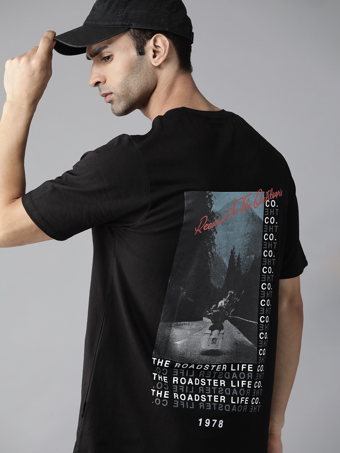 

Roadster Men Black & Blue Pure Cotton Biker Print Back T-shirt