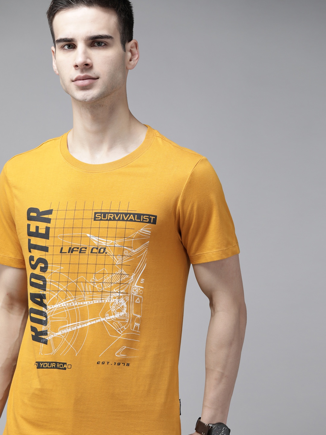 

Roadster Men Mustard Yellow Navy Blue Printed Pure Cotton T-shirt