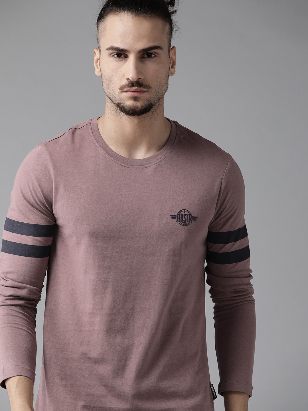 

Roadster Men Mauve Applique Detail T-shirt