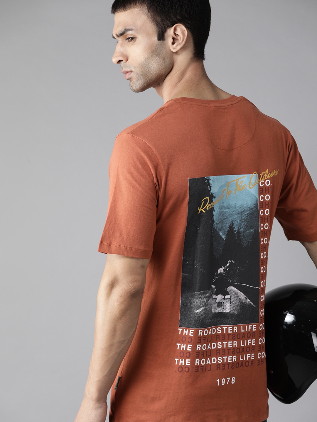 

Roadster Men Rust Orange & Blue Pure Cotton Biker Print Back T-shirt