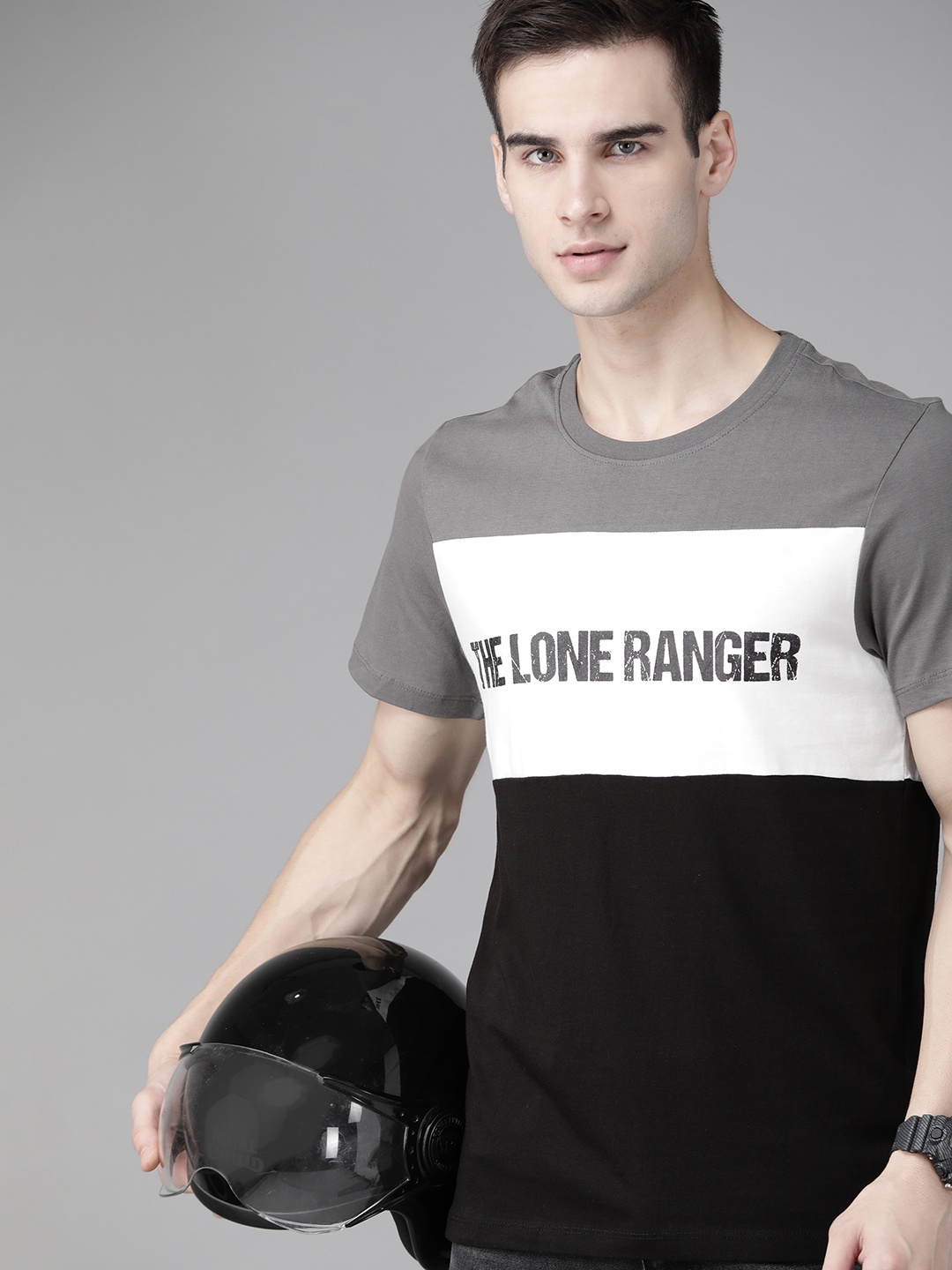 

Roadster Men Grey & White Cotton Typography Print Colourblocked T-shirt