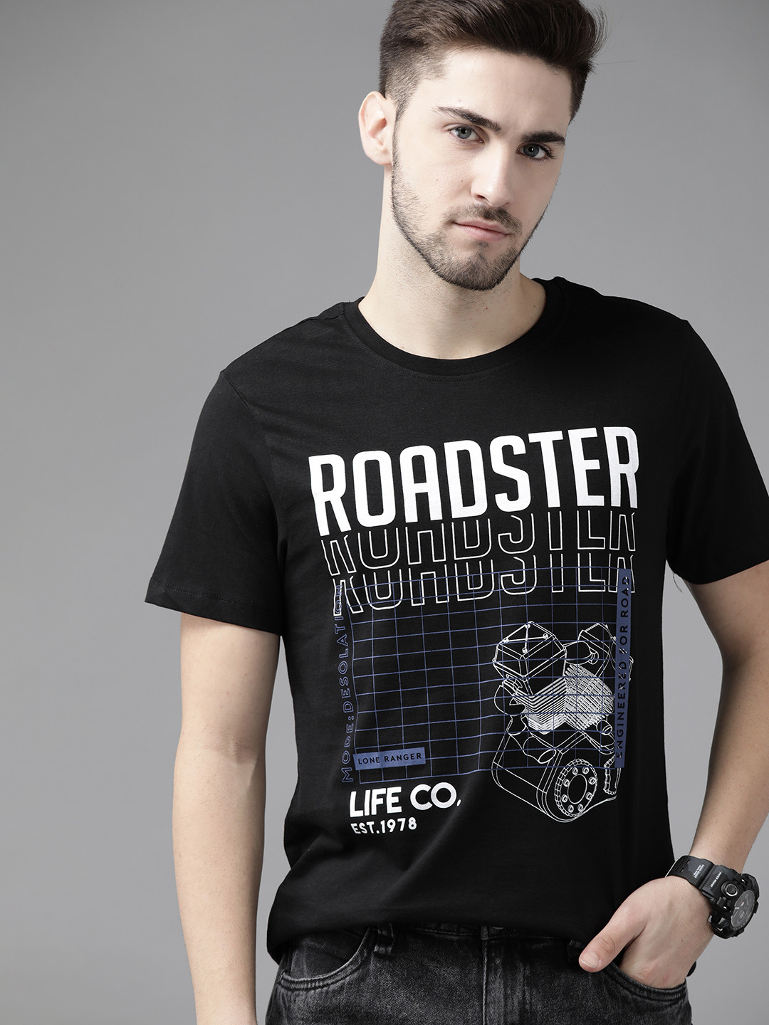 

Roadster Men Black White Pure Cotton Brand Logo Print Pure Cotton T-shirt