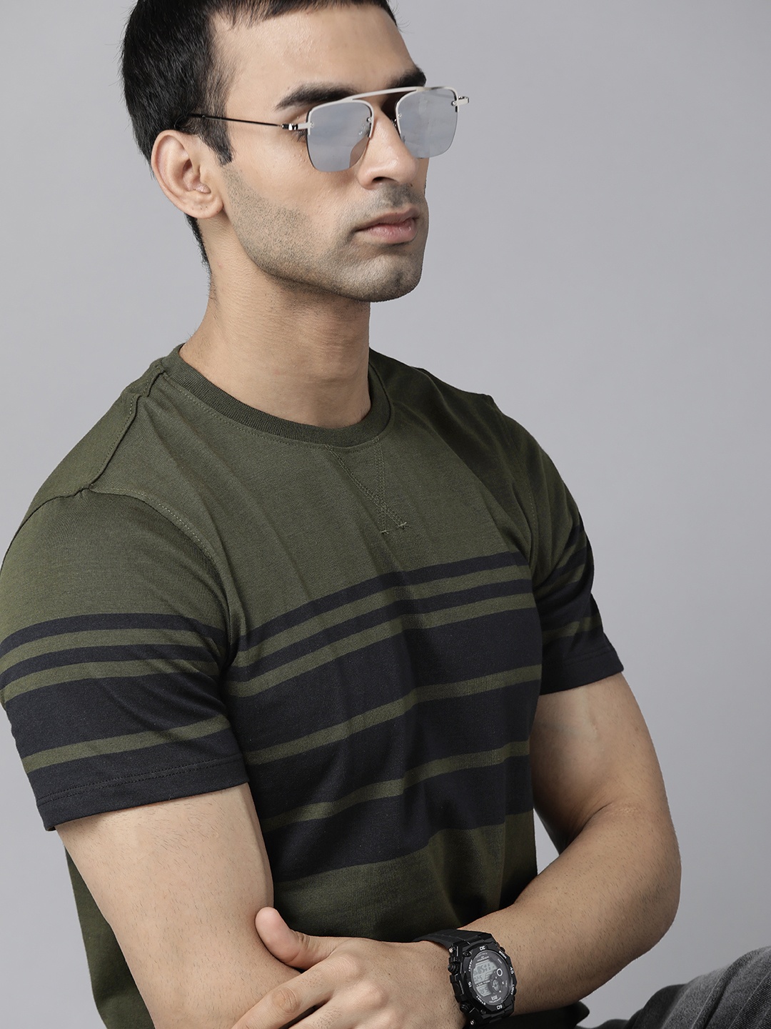 

Roadster Men Olive Green & Navy Blue Pure Cotton Striped T-shirt