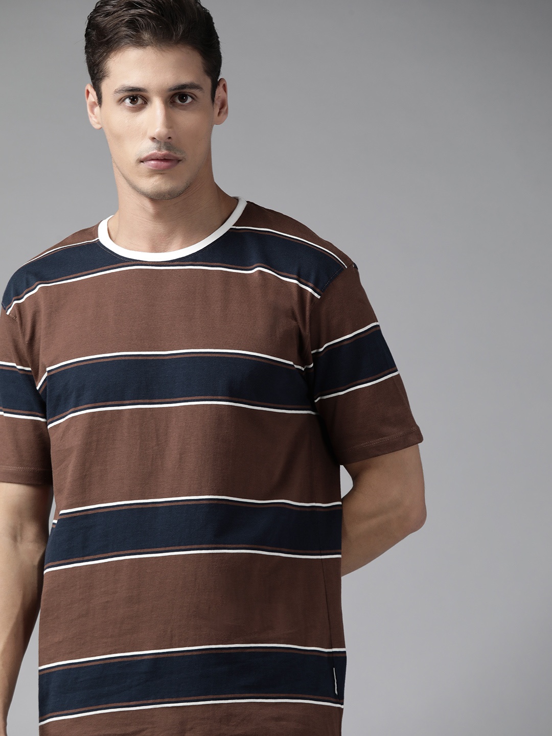 

Roadster Men Brown & Navy Blue Pure Cotton Striped T-shirt