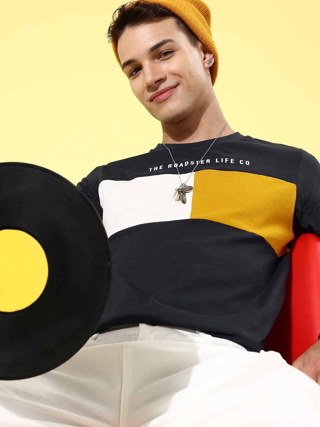 

Roadster Men Navy Blue & Mustard Yellow Pure Cotton Colourblocked T-shirt