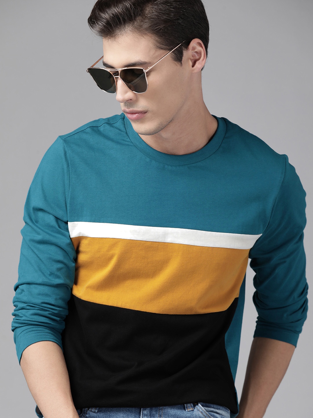 

Roadster Men Teal Blue & Black Pure Cotton Colourblocked T-shirt