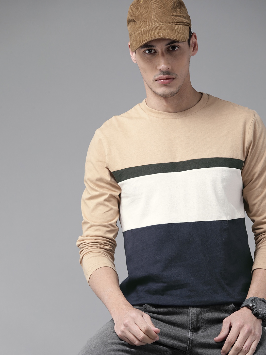 

Roadster Men Beige & Navy Blue Colourblocked Pure Cotton T-shirt