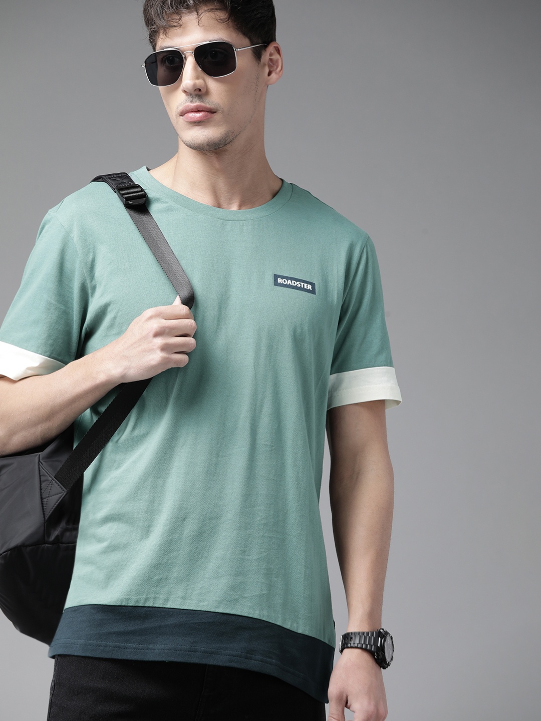 

Roadster Men Green Brand Logo Print Detail Pure Cotton T-shirt