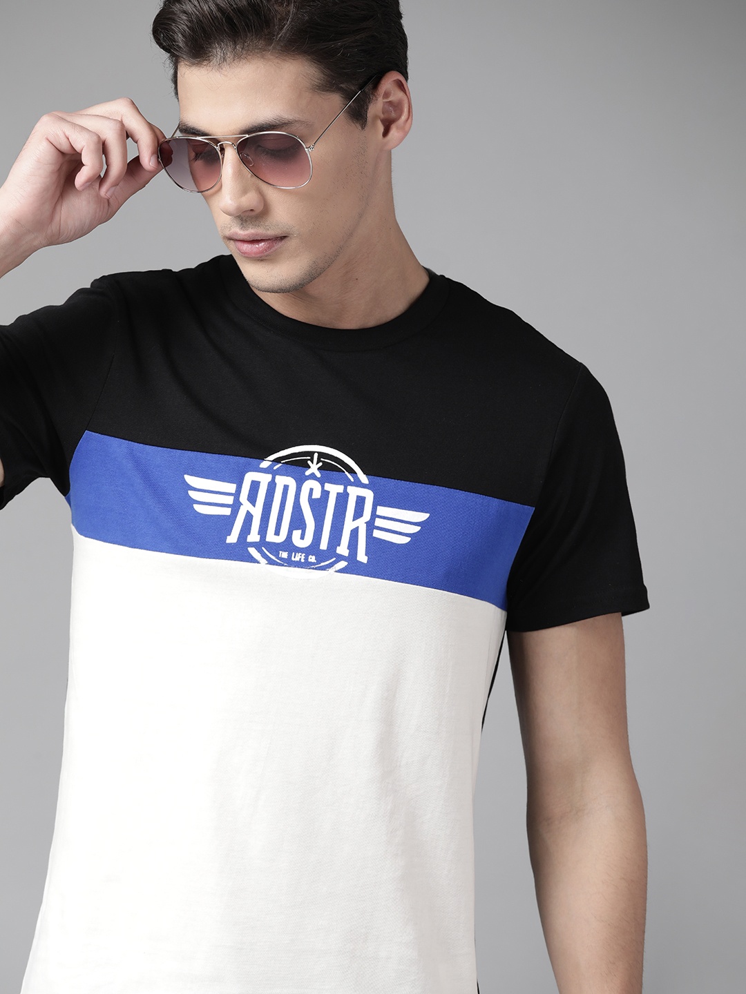 

Roadster Men Black & White Brand Logo Colourblocked Pure Cotton T-shirt