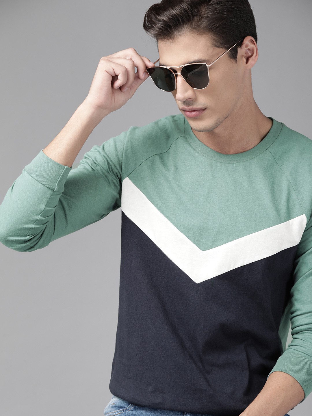 

Roadster Men Navy Blue & Sea Green Pure Cotton Colourblocked T-shirt