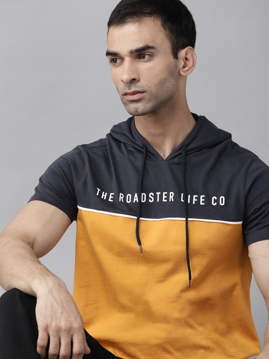 

Roadster Men Mustard Yellow & Navy Blue Pure Cotton Colourblocked Hooded T-shirt