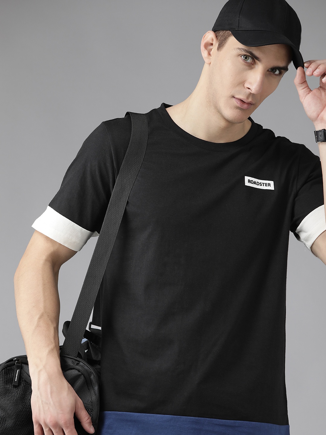 

Roadster Men Black Brand Logo Printed Pure Cotton Boxy Fit T-shirt