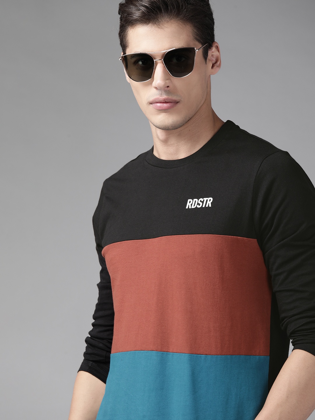 

Roadster Men Black & Rust Brown Pure Cotton Colourblocked T-shirt