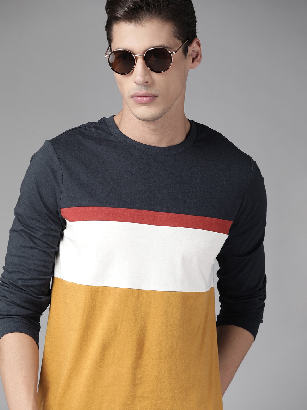 

Roadster Men Mustard Yellow & Navy Blue Pure Cotton Colourblocked T-shirt