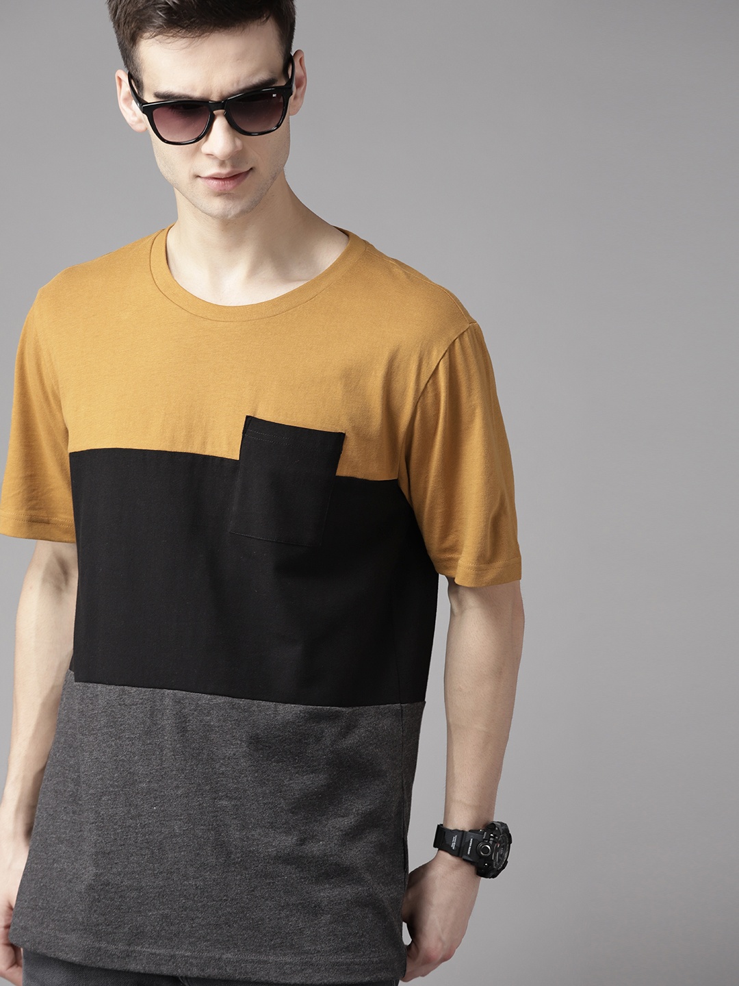 

Roadster Men Mustard Yellow & Black Cotton Colourblocked Boxy T-shirt