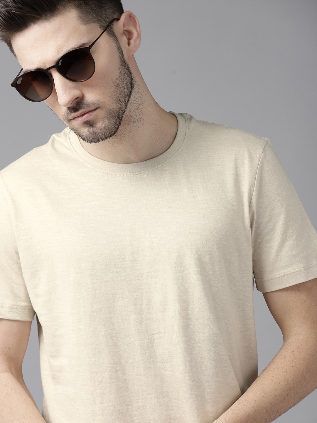 

Roadster Men Cream-Coloured Solid Longline Pure Cotton T-shirt