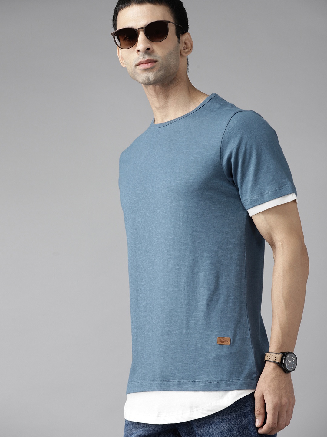 

Roadster Men Blue Pure Cotton Solid Pure Cotton T-shirt