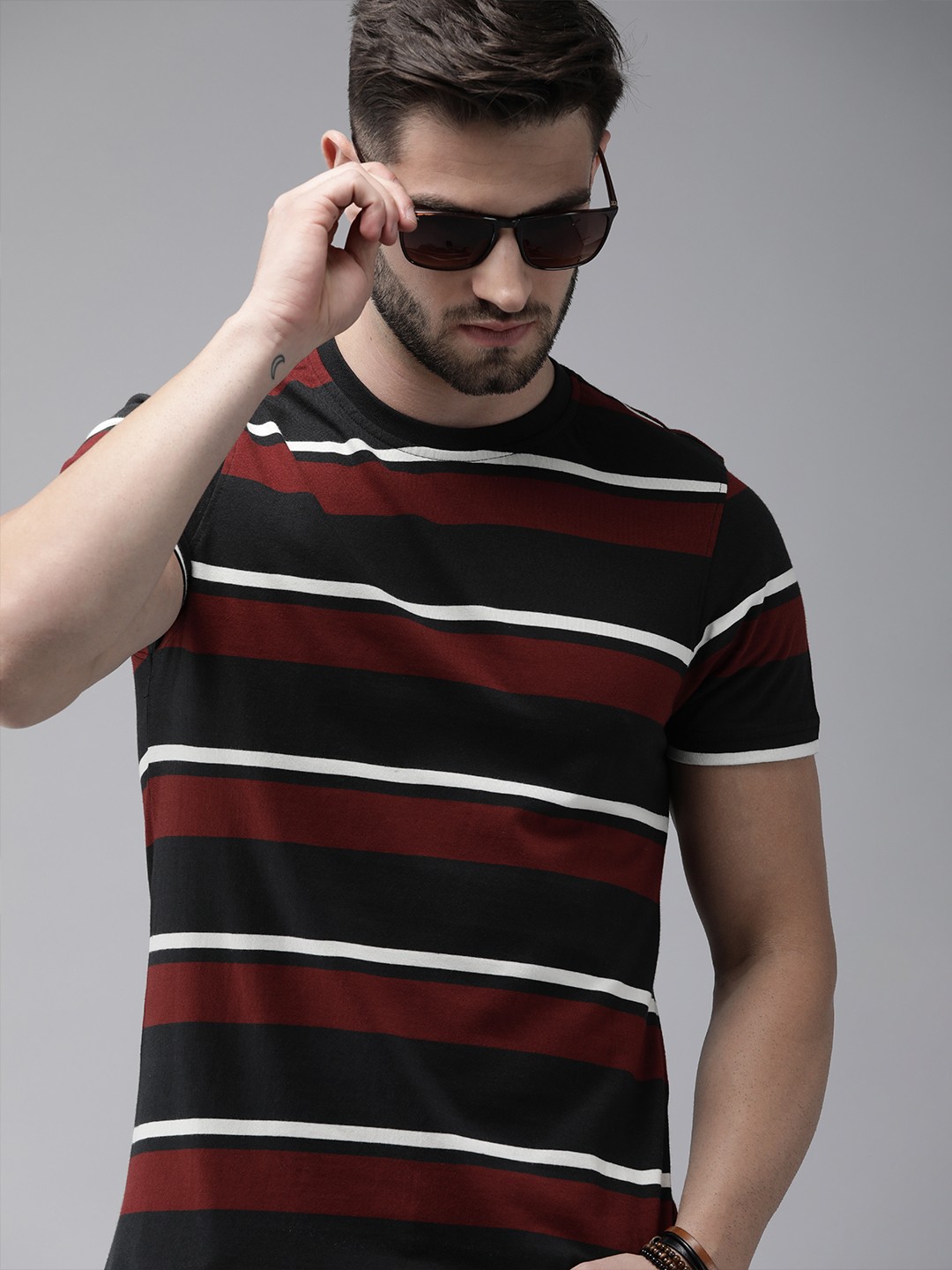 

Roadster Men Black & Maroon Striped Pure Cotton T-shirt