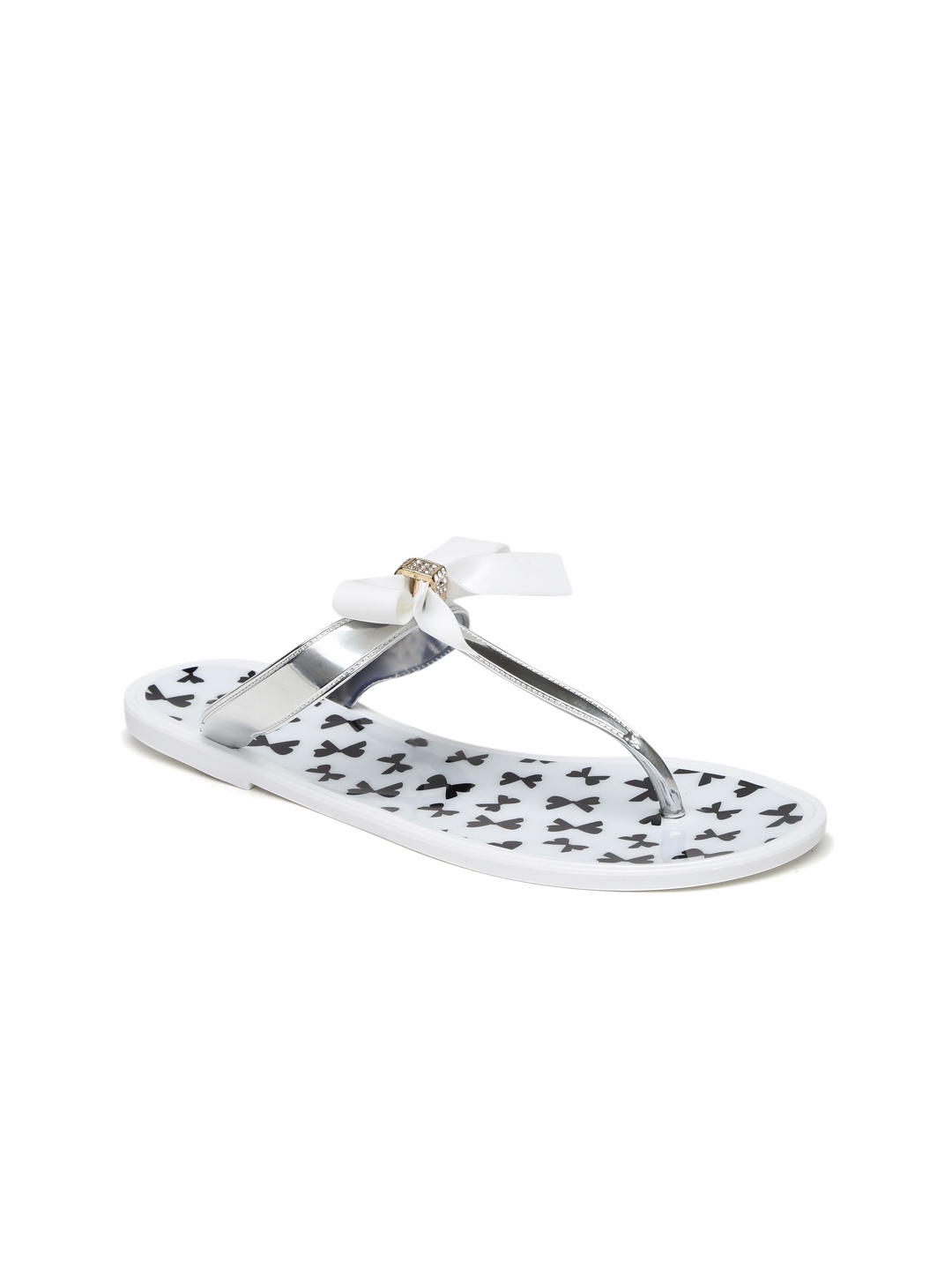 

Flipside Women Silver-Toned Solid Flats