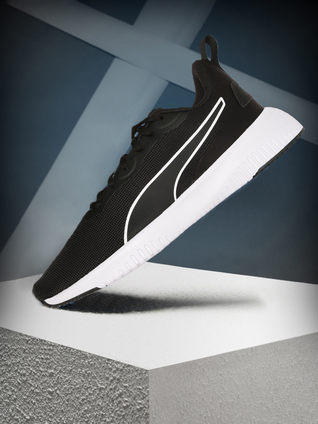

Puma Boys Black Flyer Flex Youth Training Shoes