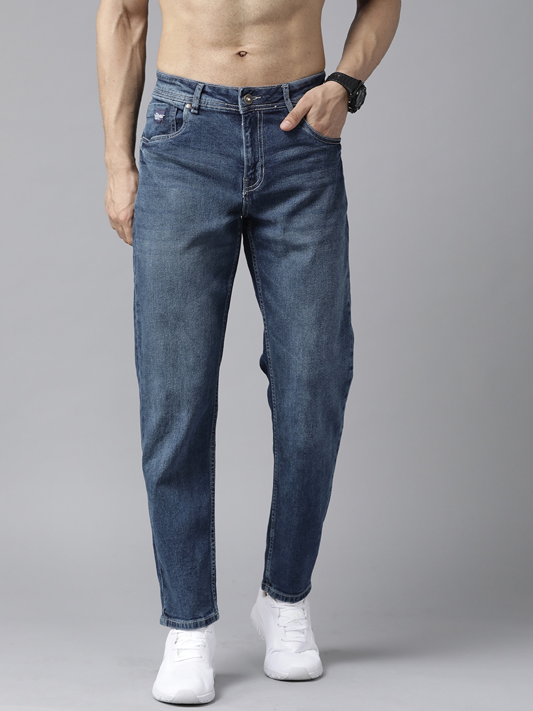 

Roadster Men Navy Blue Carrot Light Fade Stretchable Jeans