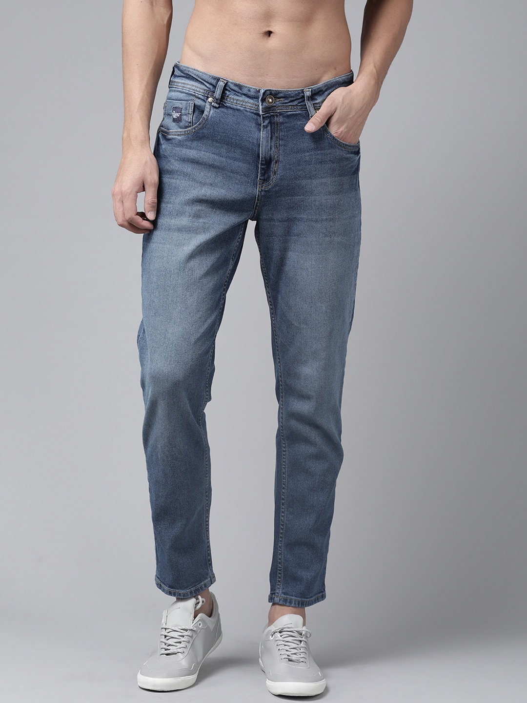 

Roadster Men Blue Light Fade Stretchable Jeans