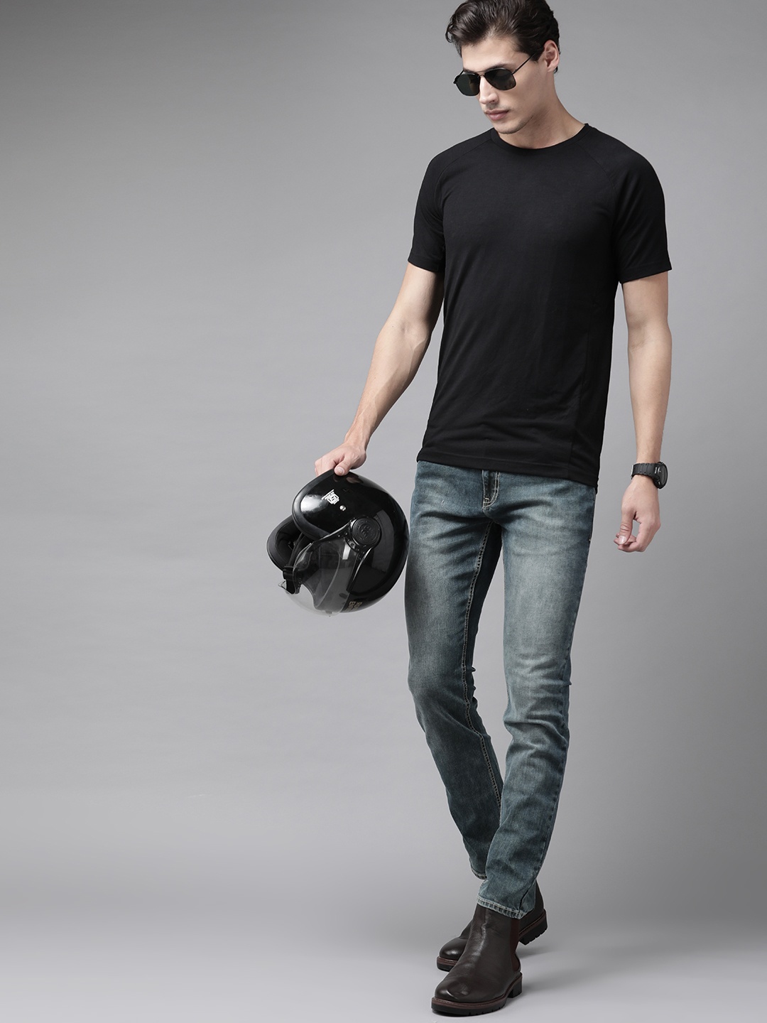 

Roadster Men Navy Blue Skinny Fit Light Fade Stretchable Jeans