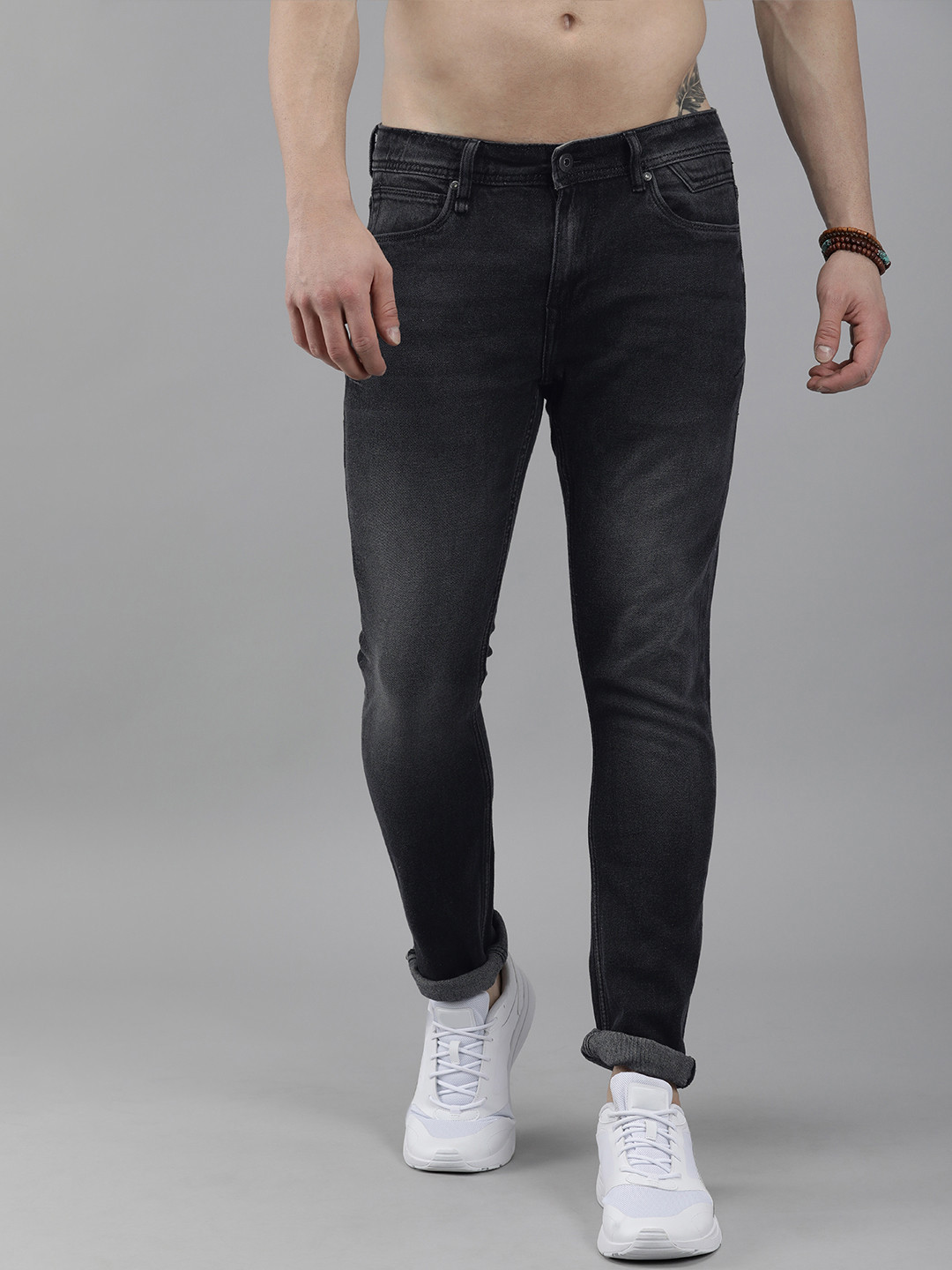 

Roadster Men Black Skinny Fit Heavy Fade Stretchable Jeans