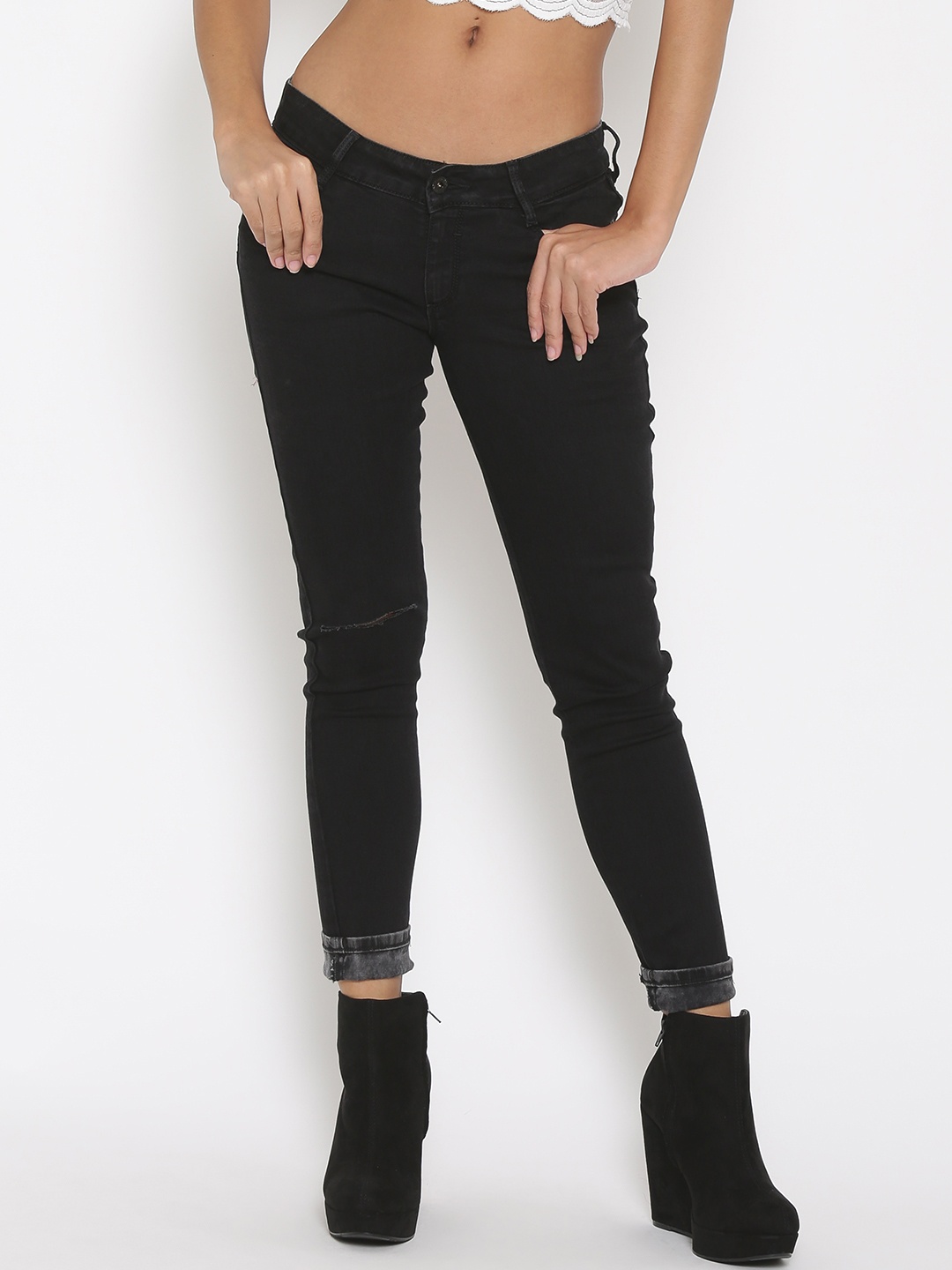 

Pepe Jeans Women Black Regular Fit Mid-Rise Slash Knee Jeans