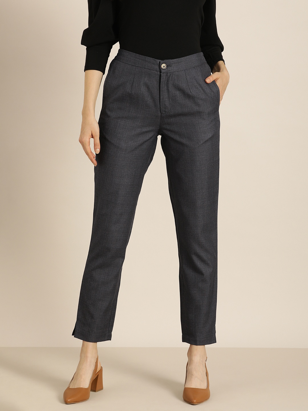 

Moda Rapido Women Charcoal Grey Checked Pleated Regular Trousers