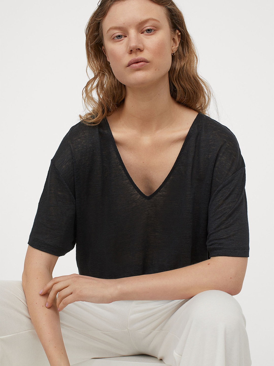 

H&M Women Solid V-neck Black Linen T-shirt